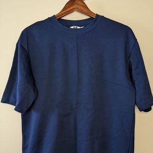 Uniqlo Small AIRism shirt